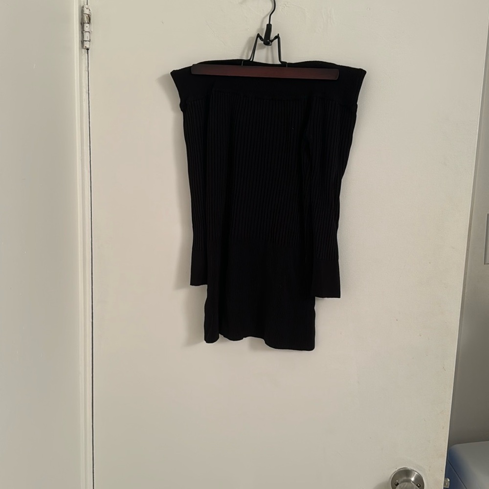 Suzy Shier Black 3/4 sleeves Off the Shoulders Top